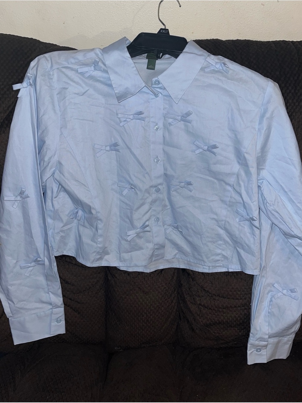 Women’s size M NWT wild fable Light Blue Cropped Button-Down with Bow Accents